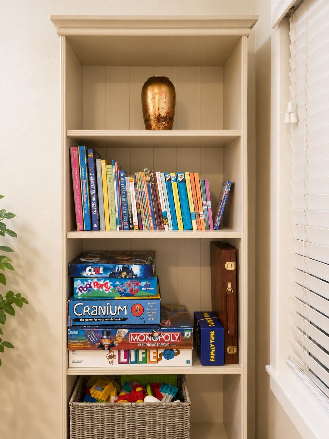 Family books, games and toys
