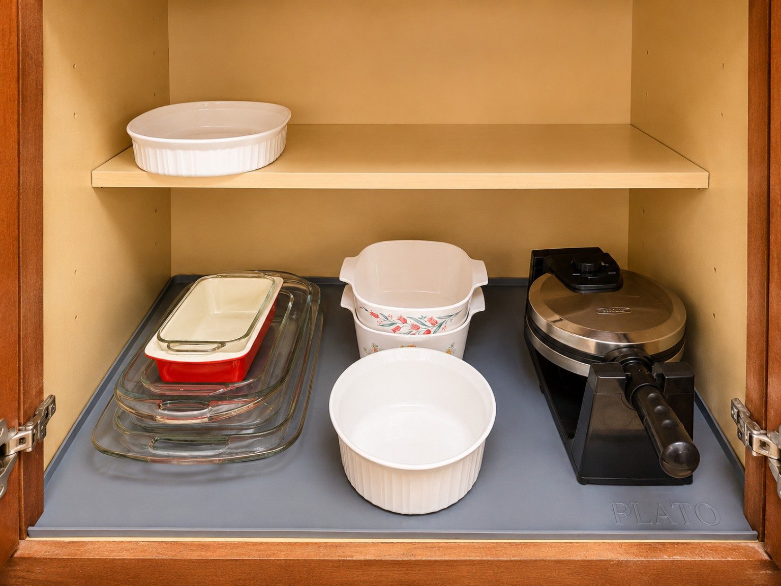 Bakeware and waffle maker