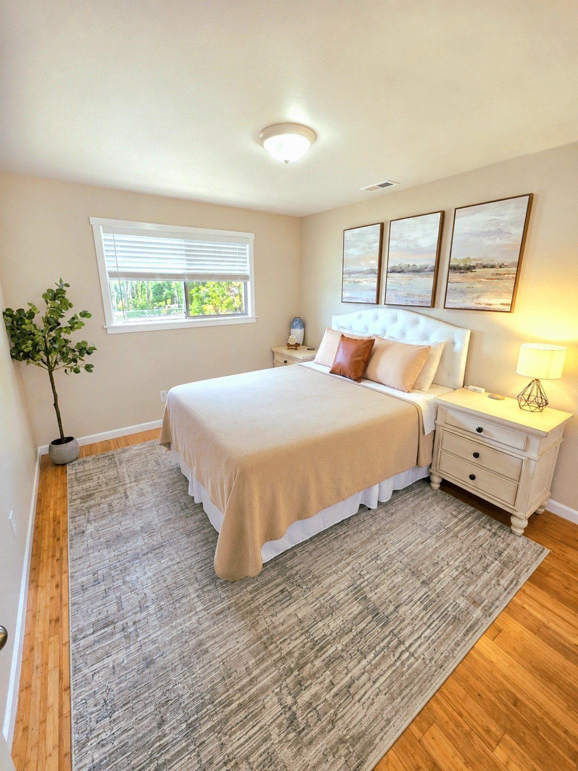 Queen bedroom