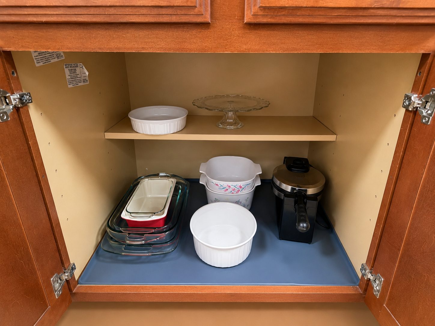Bakeware and kitchen equipment